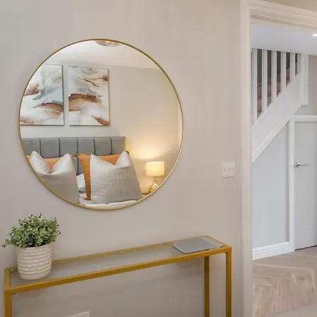 The Crescent Court Sleeps 4 York