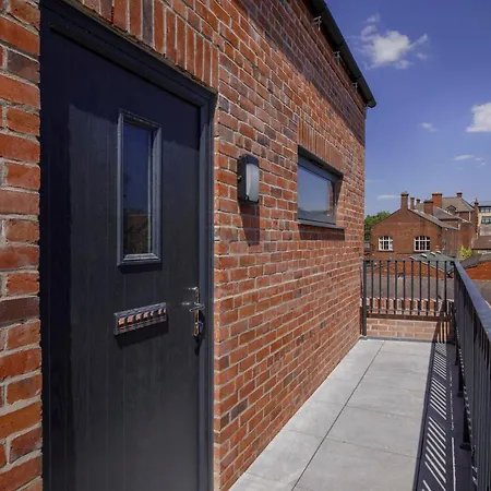Apartment The Crescent Court Sleeps 4 York