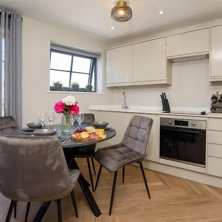 Apartment The Crescent Court Sleeps 4 York