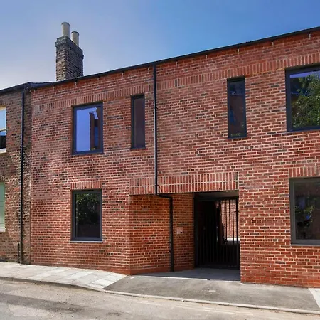 Lejlighed The Crescent Court Sleeps 4